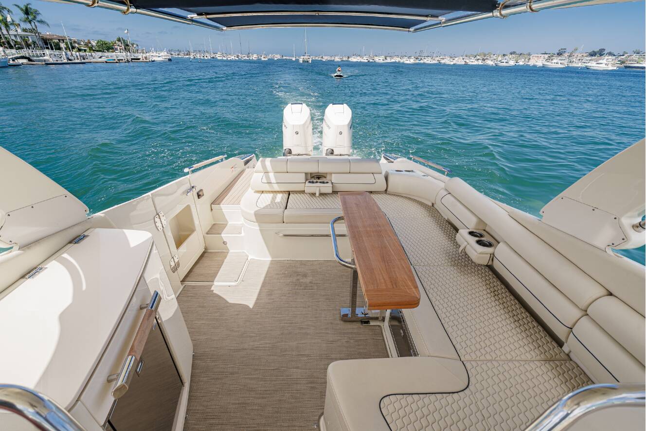 A photo of this 2024 Chris-Craft LAUNCH 35 GT
