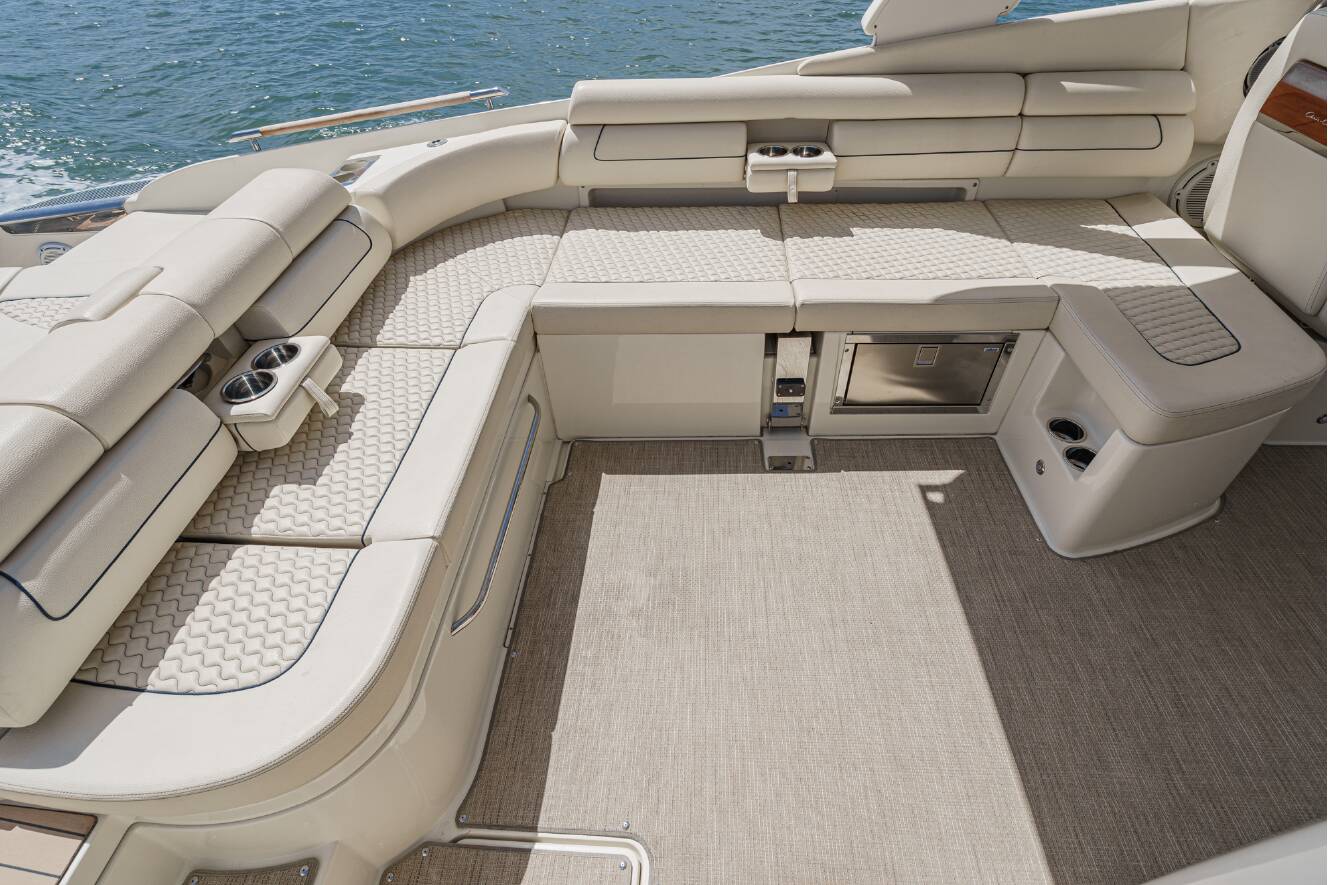 A photo of this 2024 Chris-Craft LAUNCH 35 GT