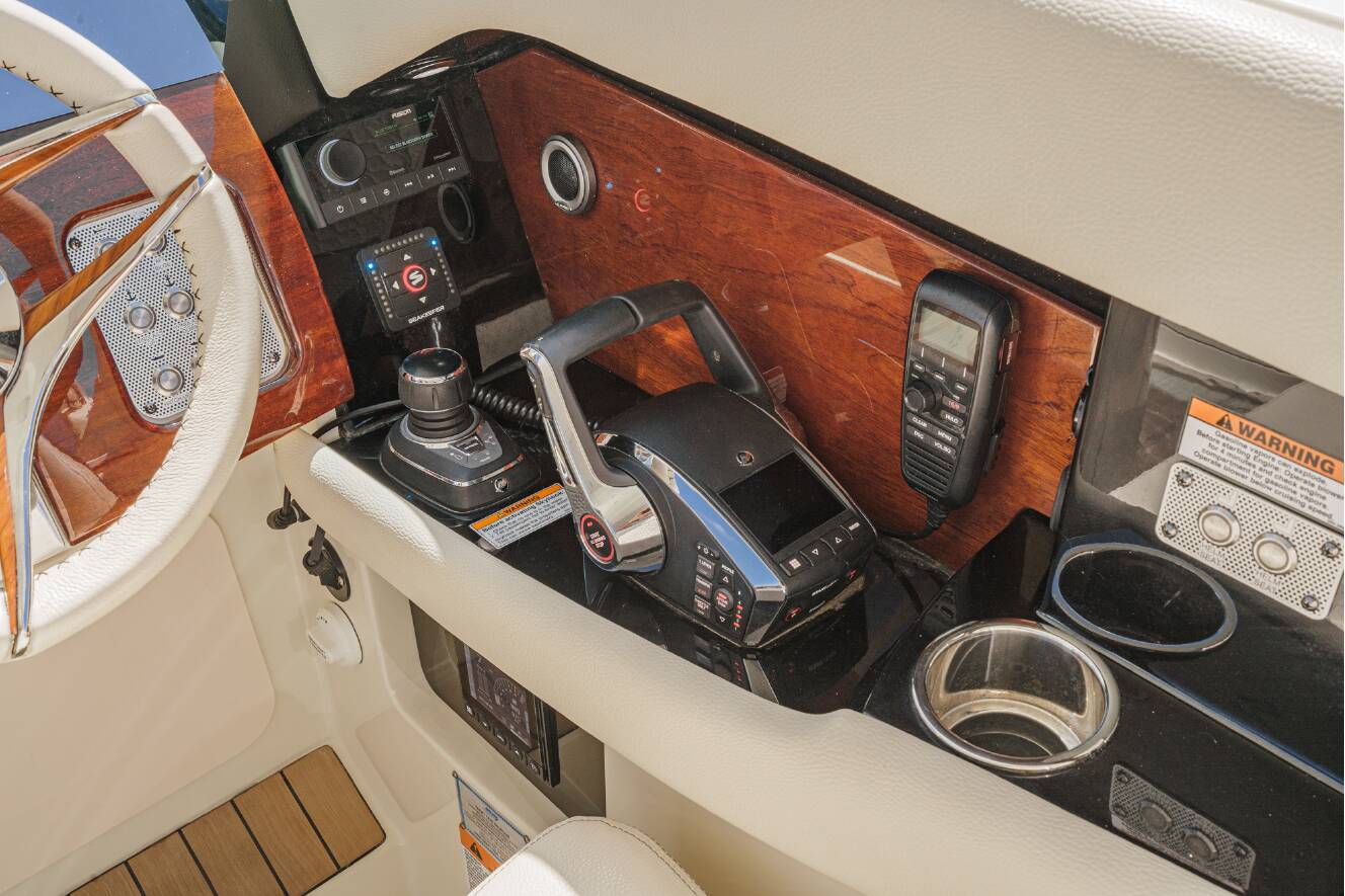 A photo of this 2024 Chris-Craft LAUNCH 35 GT