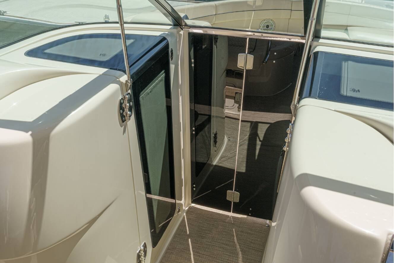 A photo of this 2024 Chris-Craft LAUNCH 35 GT