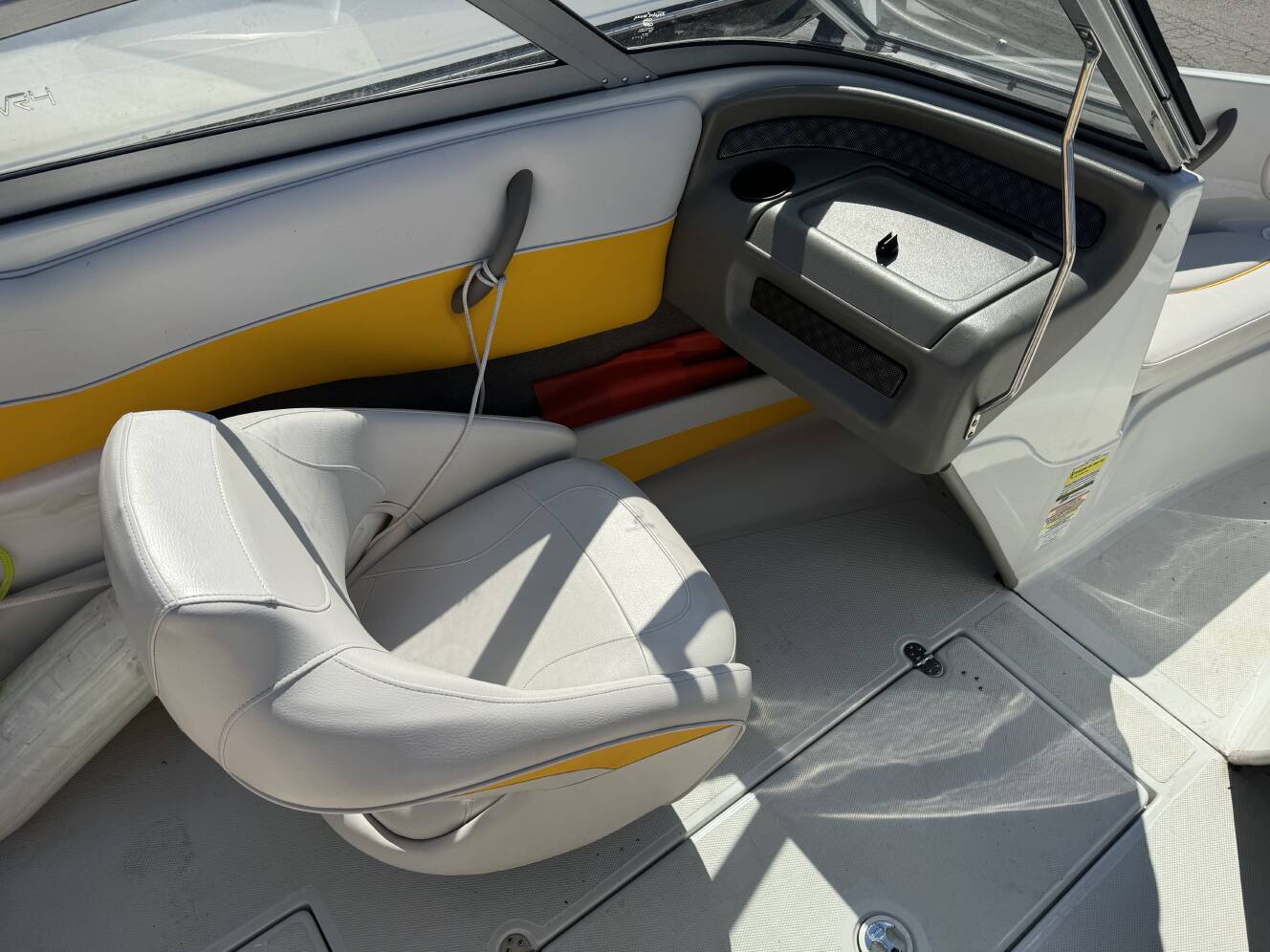 A photo of this 2015 Crownline 19SS