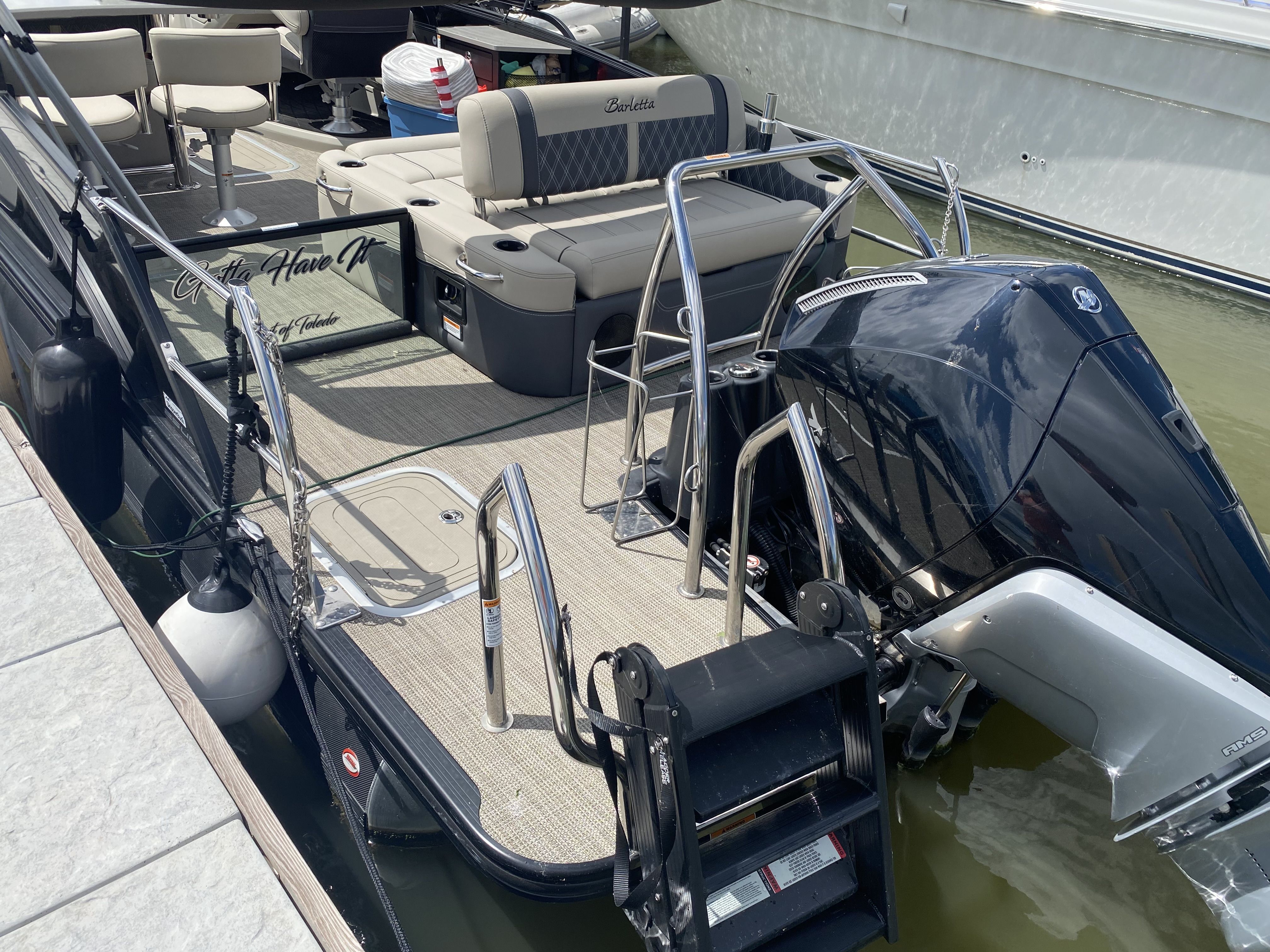 2023 Barletta LUSSO 25UETT 25UE TRI-TOON in marblehead OH