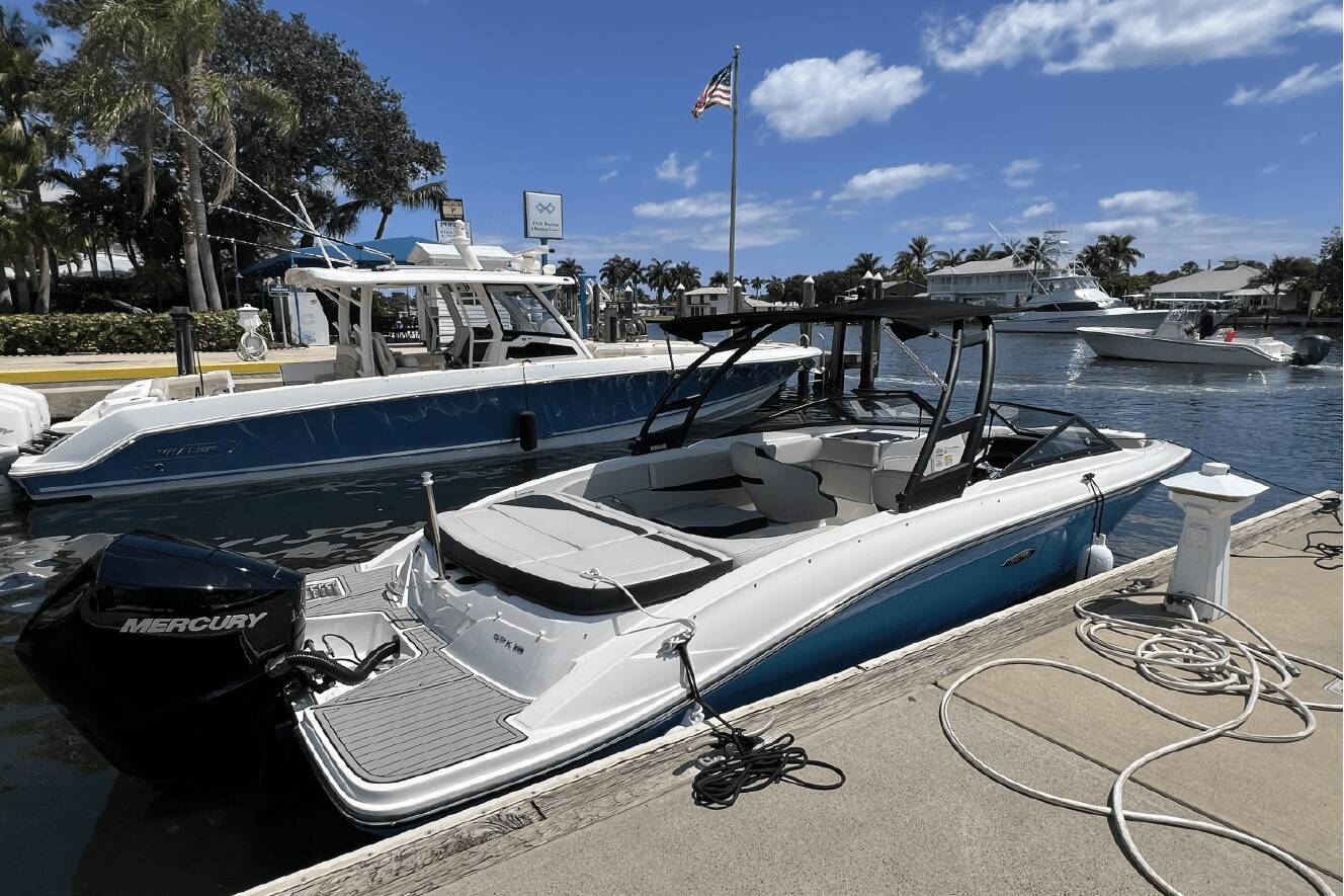 A photo of this 2023 Sea Ray SPX 210 Outboard