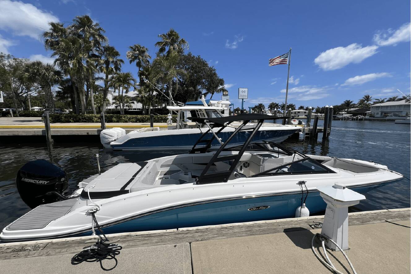 A photo of this 2023 Sea Ray SPX 210 Outboard