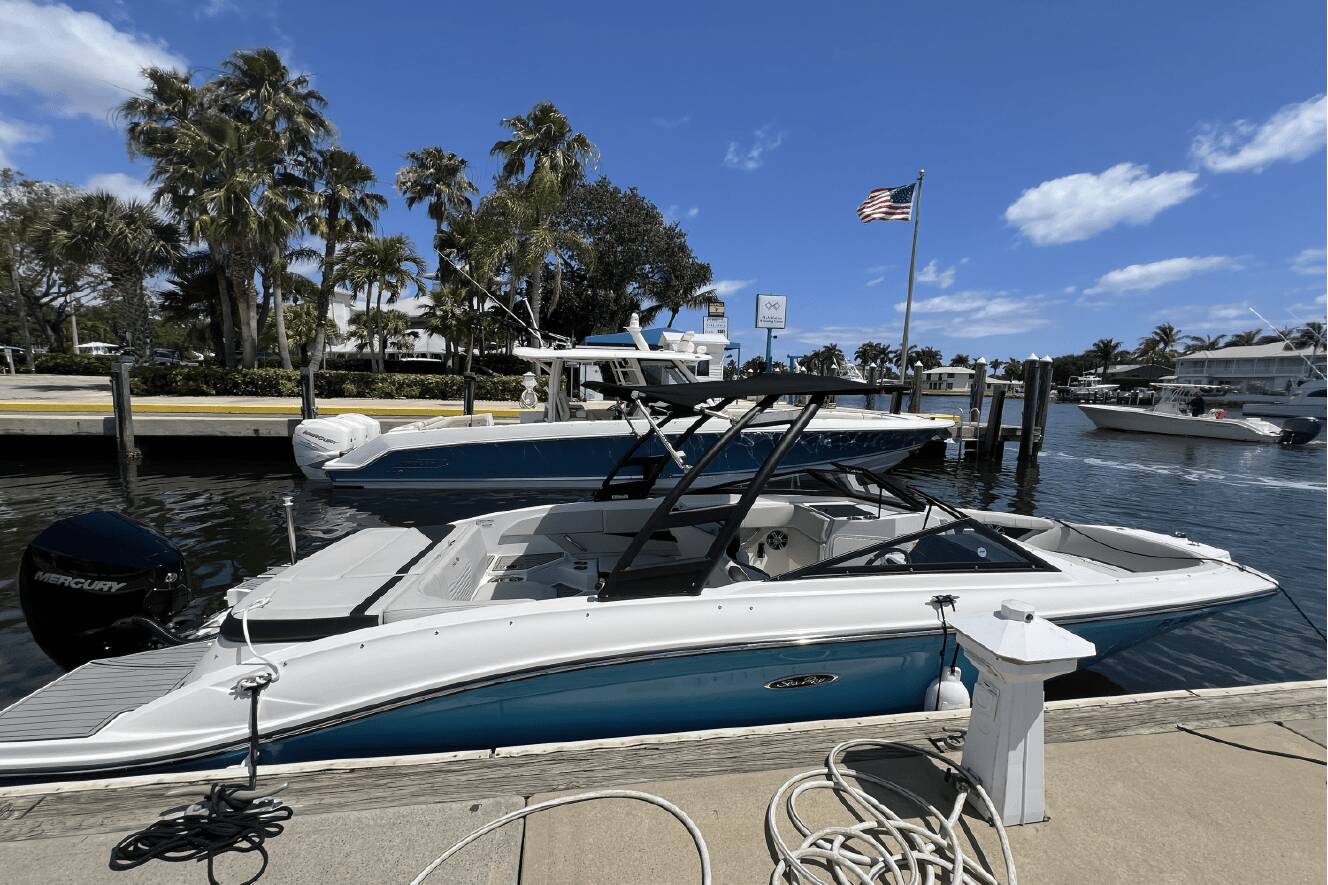 A photo of this 2023 Sea Ray SPX 210 Outboard