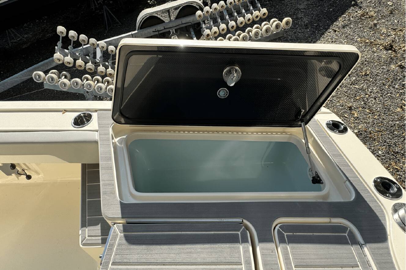 A photo of this 2025 Scout 281 XSS