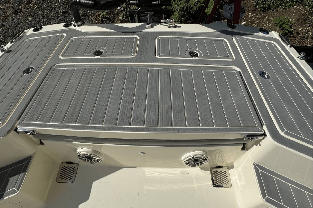 A photo of this 2025 Scout 281 XSS