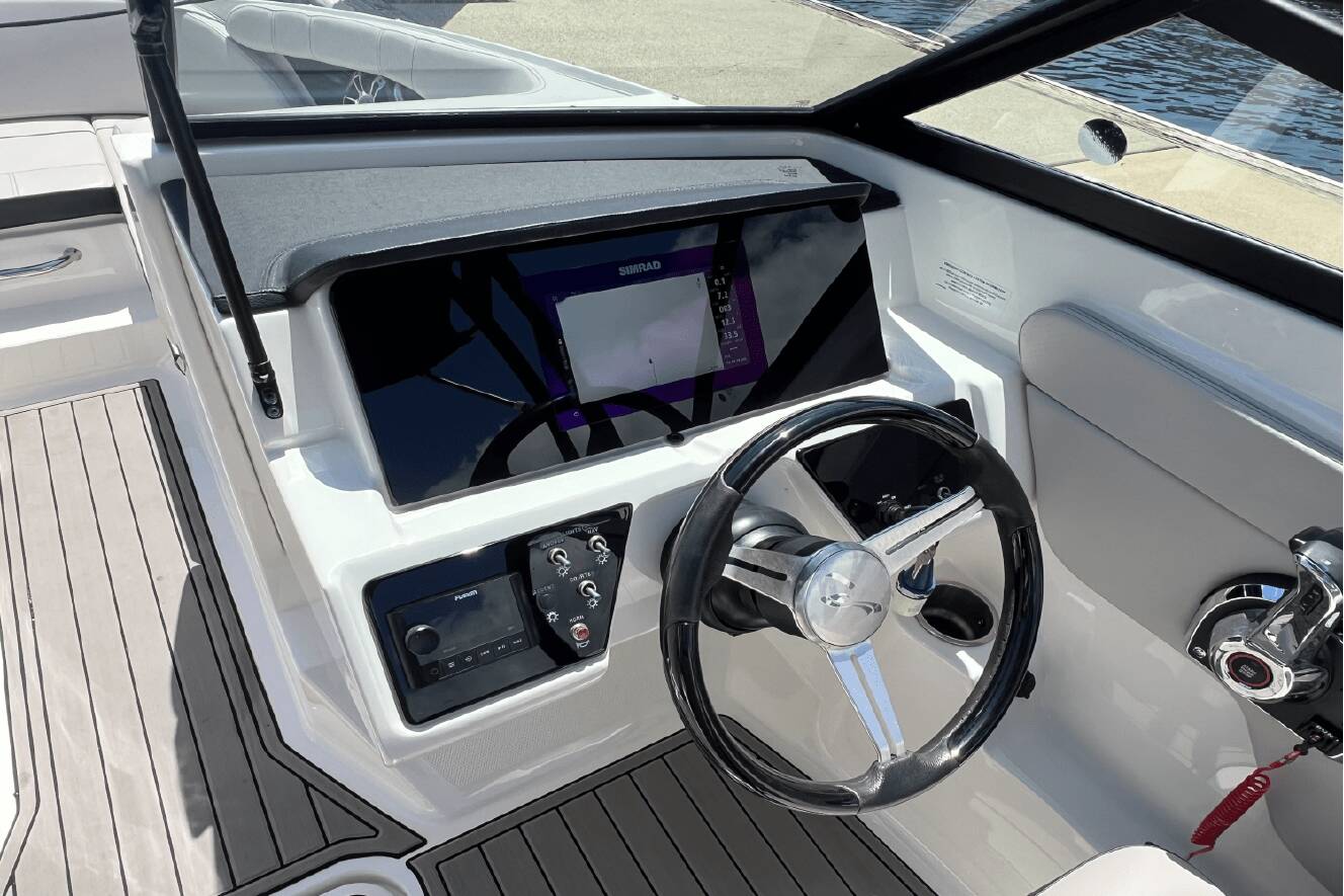 A photo of this 2023 Sea Ray SPX 210 Outboard