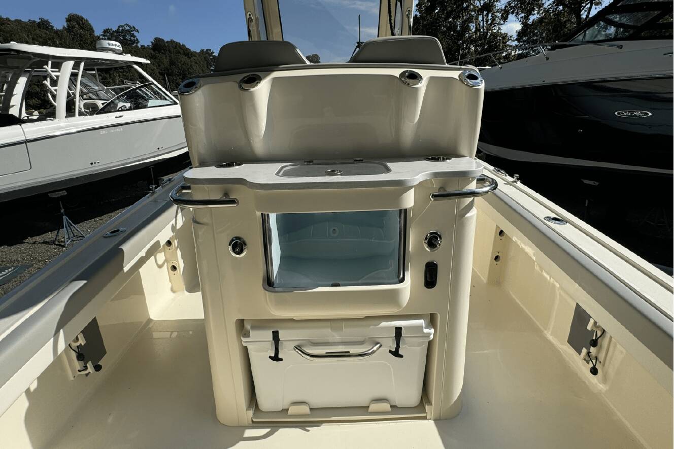 A photo of this 2025 Scout 281 XSS