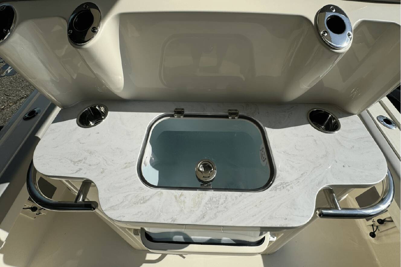 A photo of this 2025 Scout 281 XSS