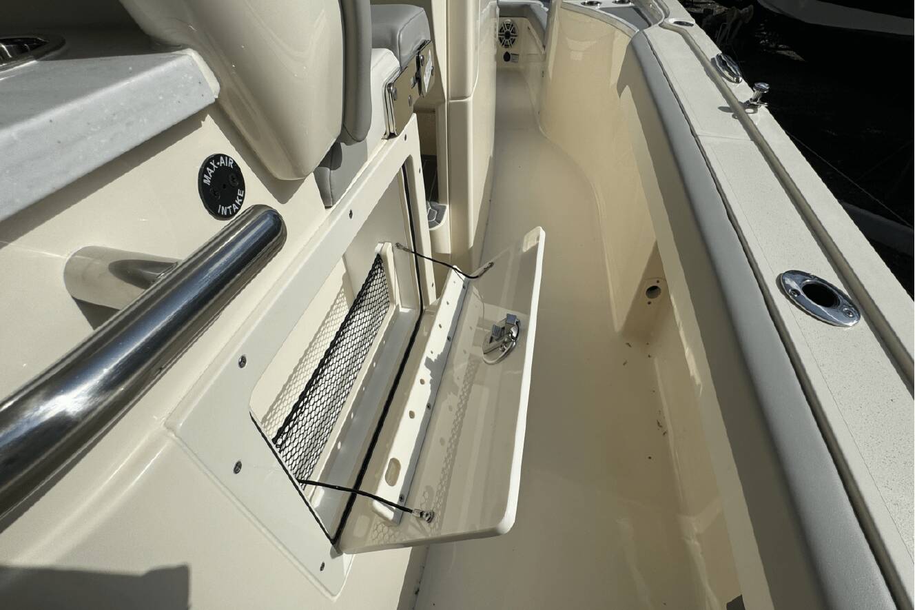 A photo of this 2025 Scout 281 XSS