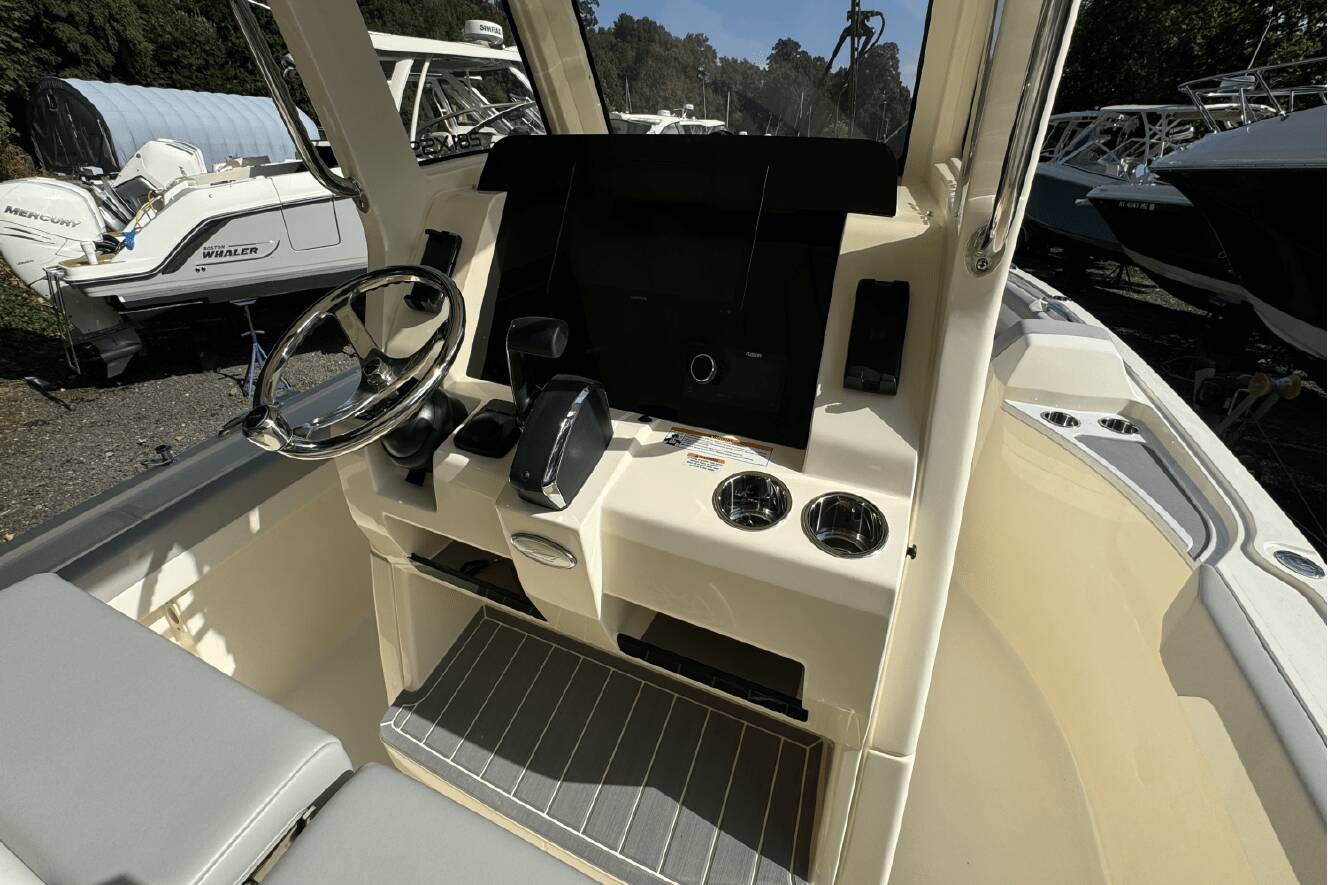 A photo of this 2025 Scout 281 XSS
