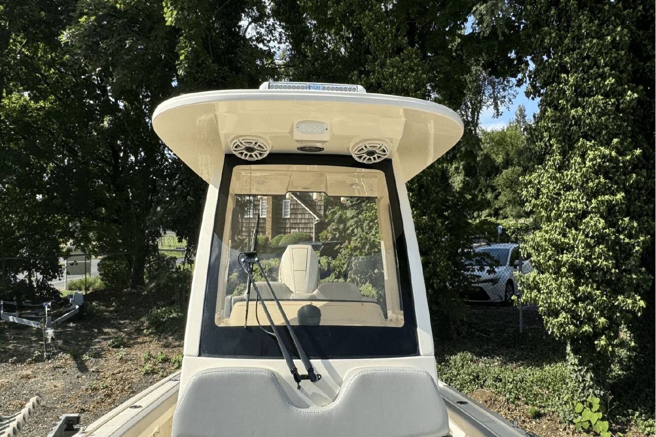 A photo of this 2025 Scout 281 XSS