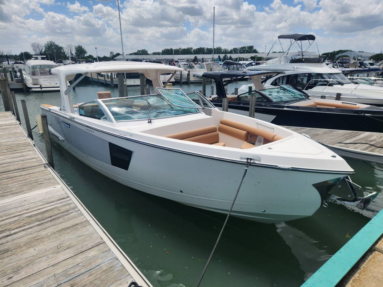 A photo of this 2024 Aviara AV40