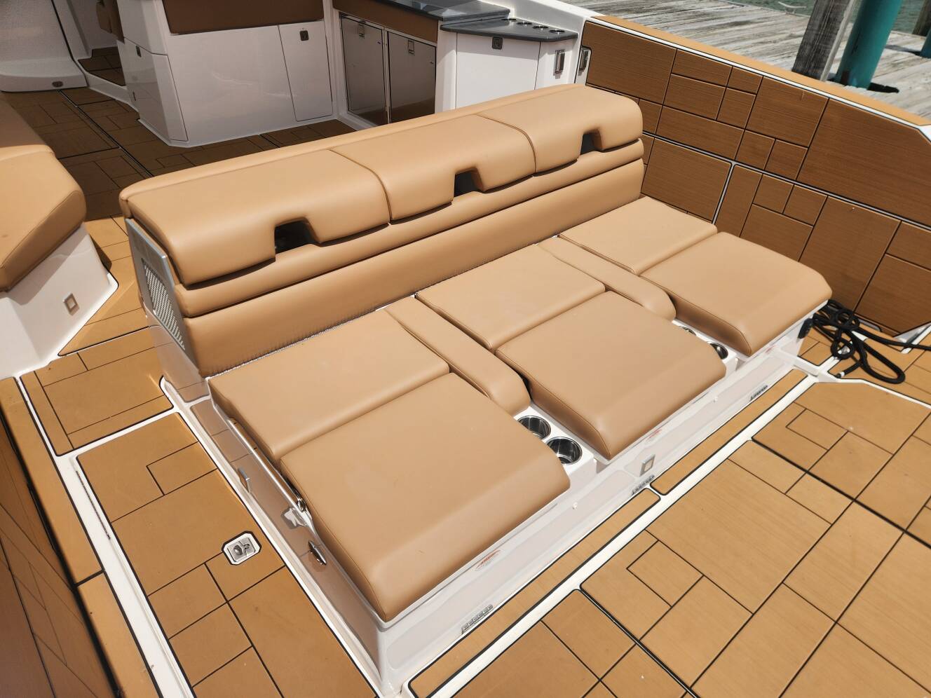 A photo of this 2024 Aviara AV40