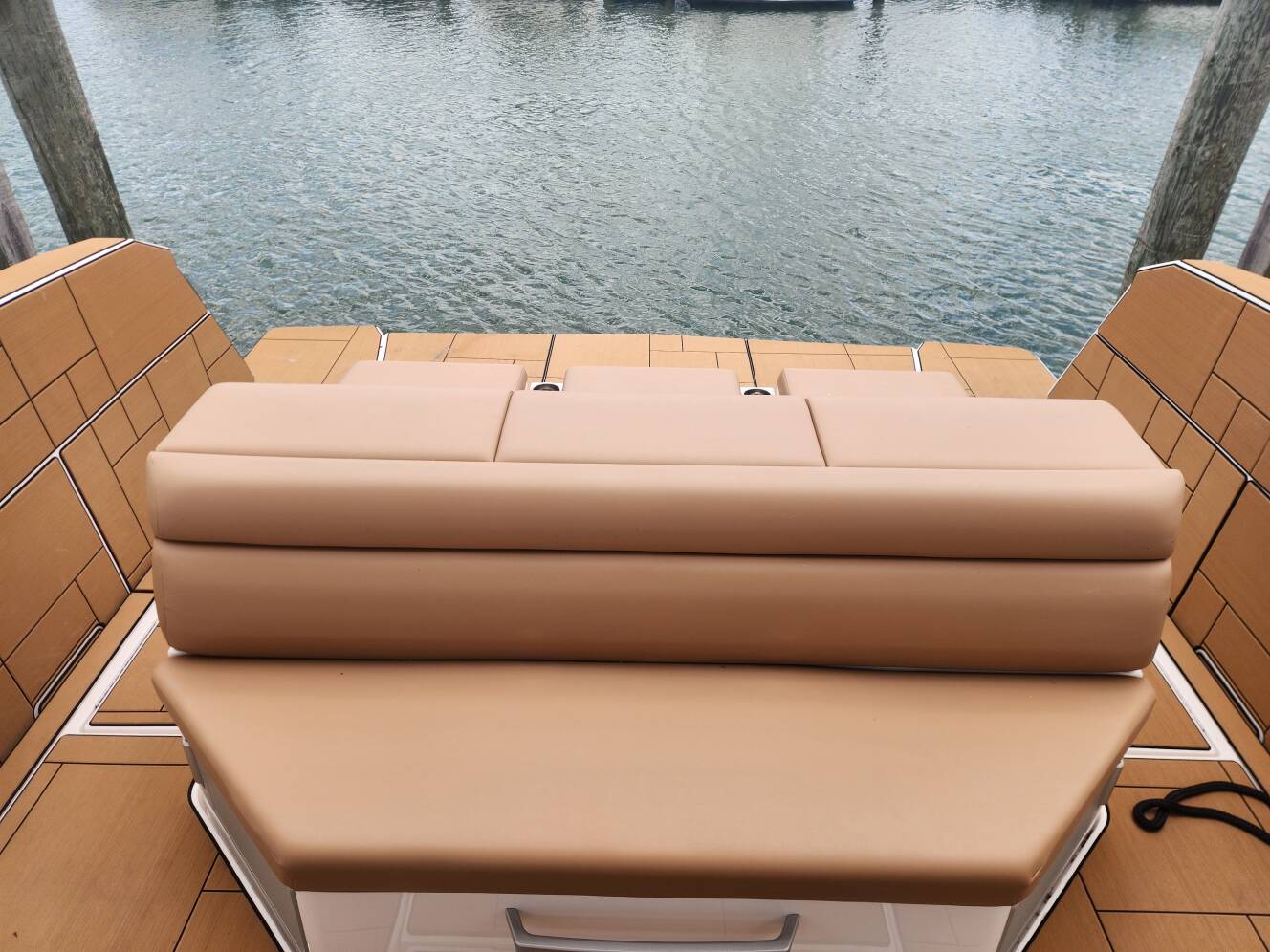 A photo of this 2024 Aviara AV40