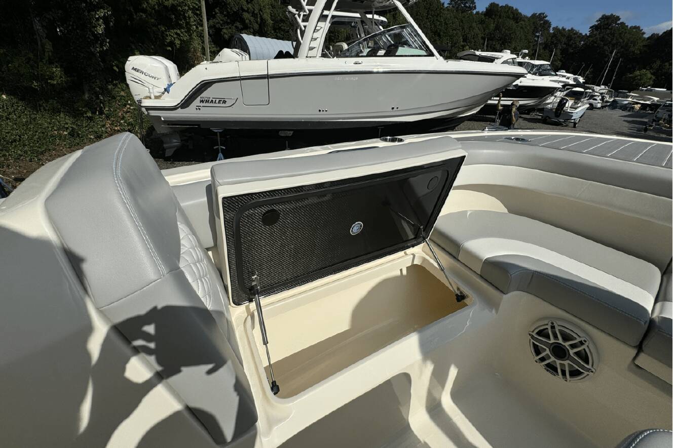 A photo of this 2025 Scout 281 XSS