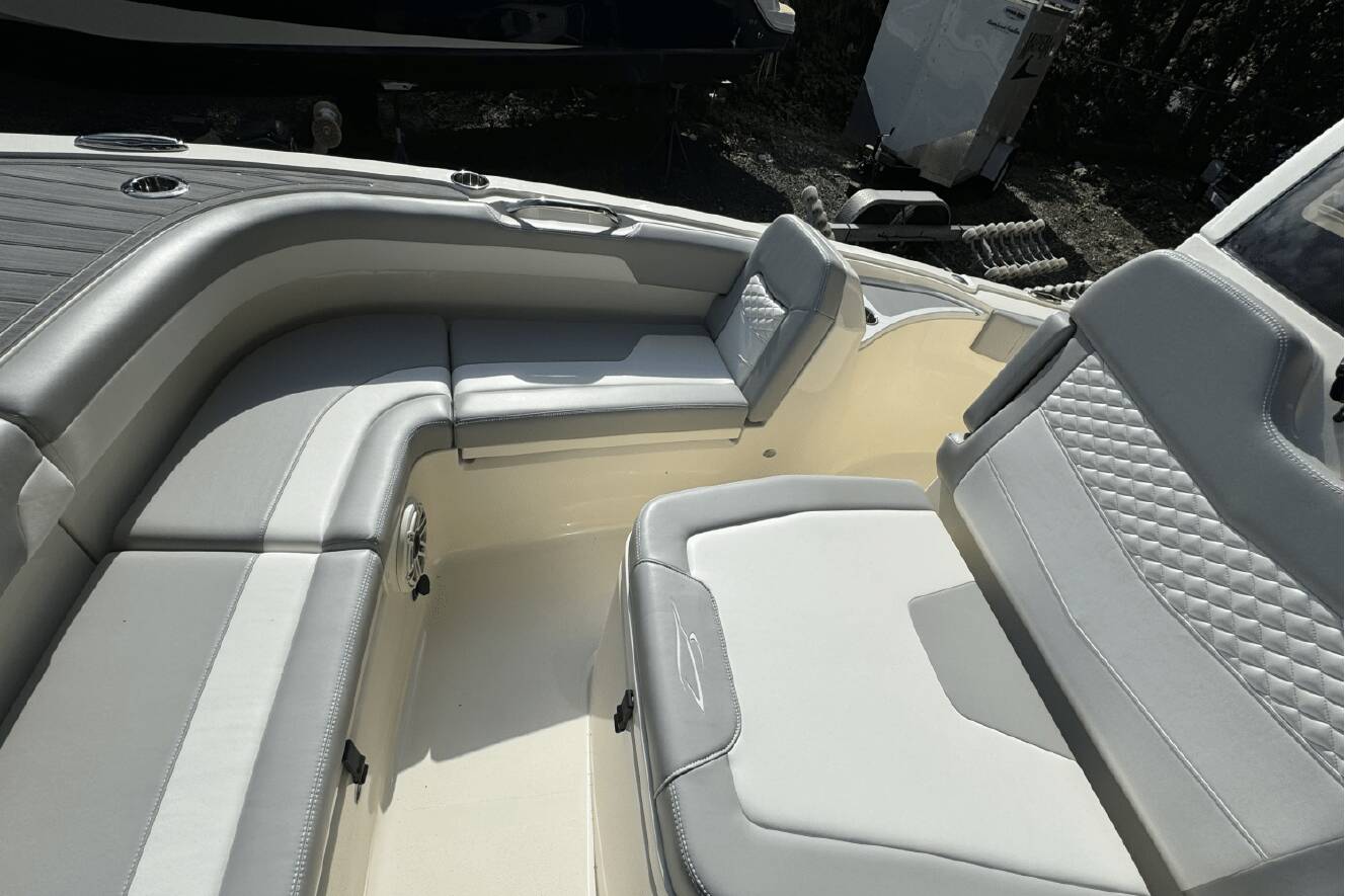 A photo of this 2025 Scout 281 XSS