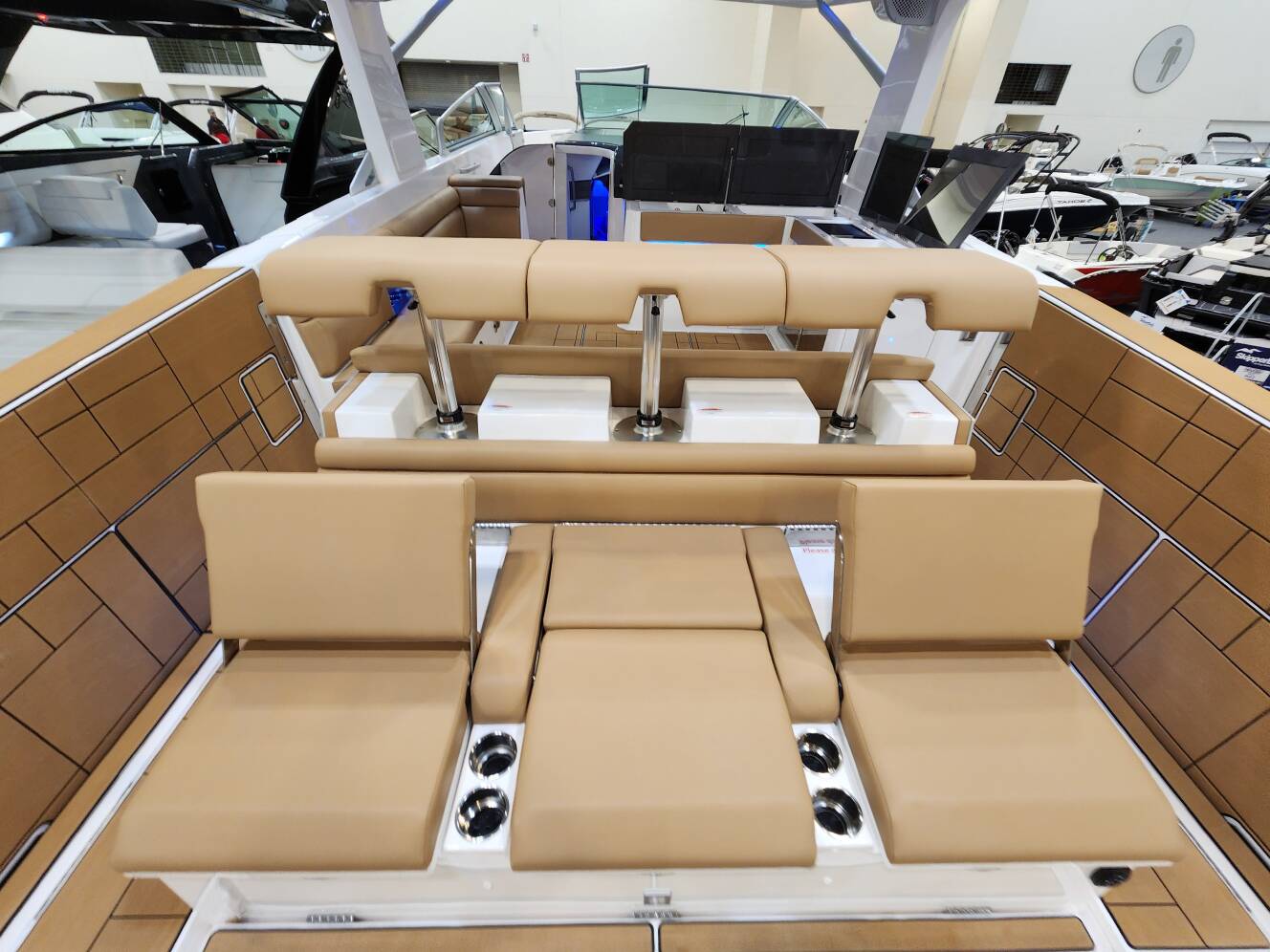 A photo of this 2024 Aviara AV40