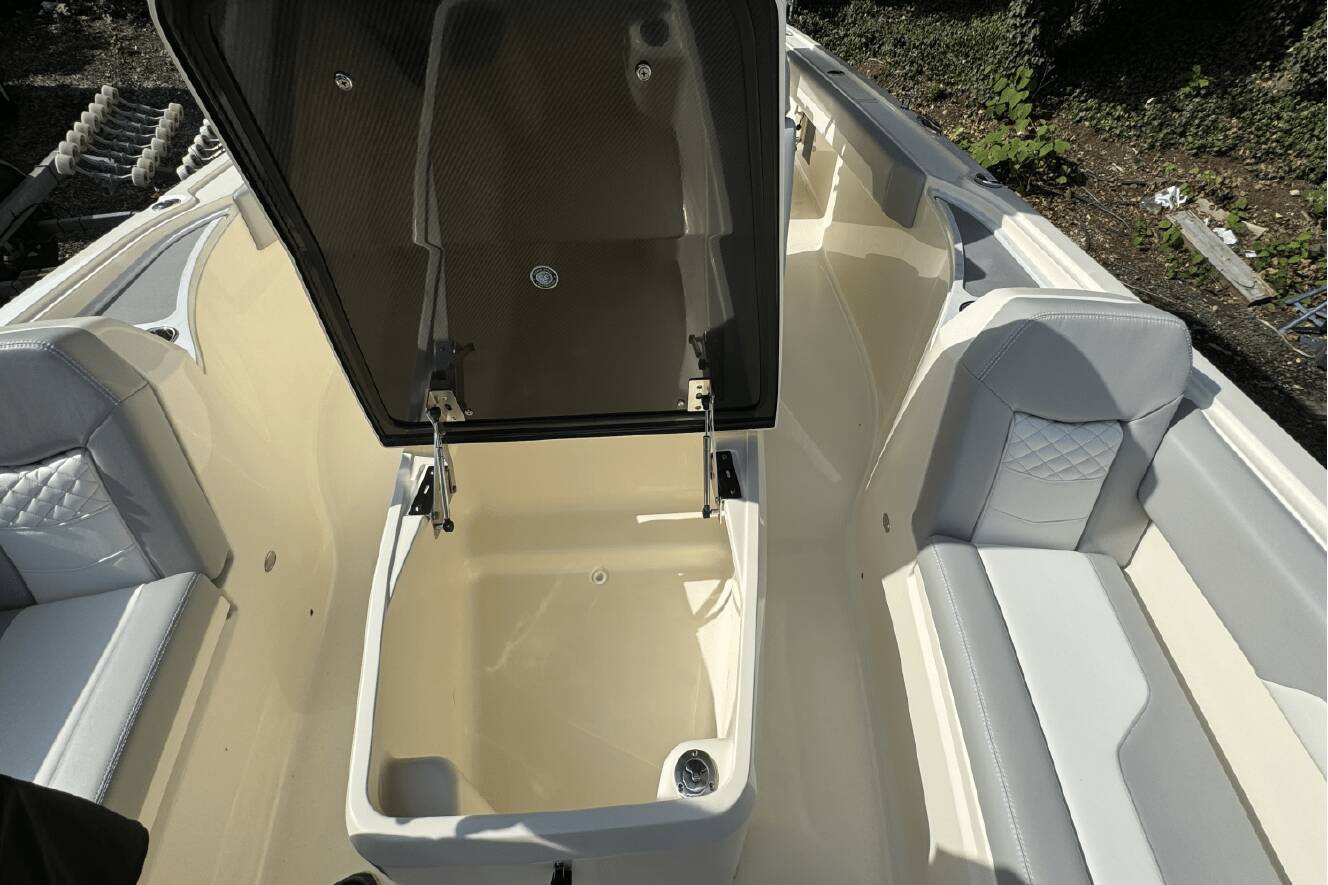 A photo of this 2025 Scout 281 XSS