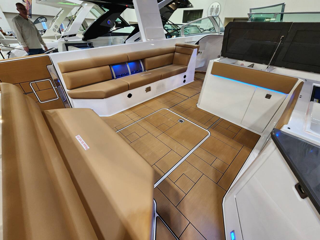 A photo of this 2024 Aviara AV40