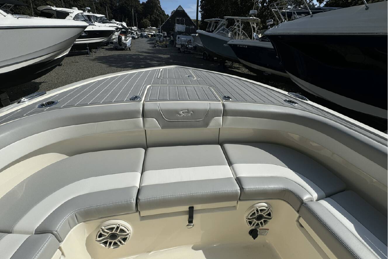 A photo of this 2025 Scout 281 XSS