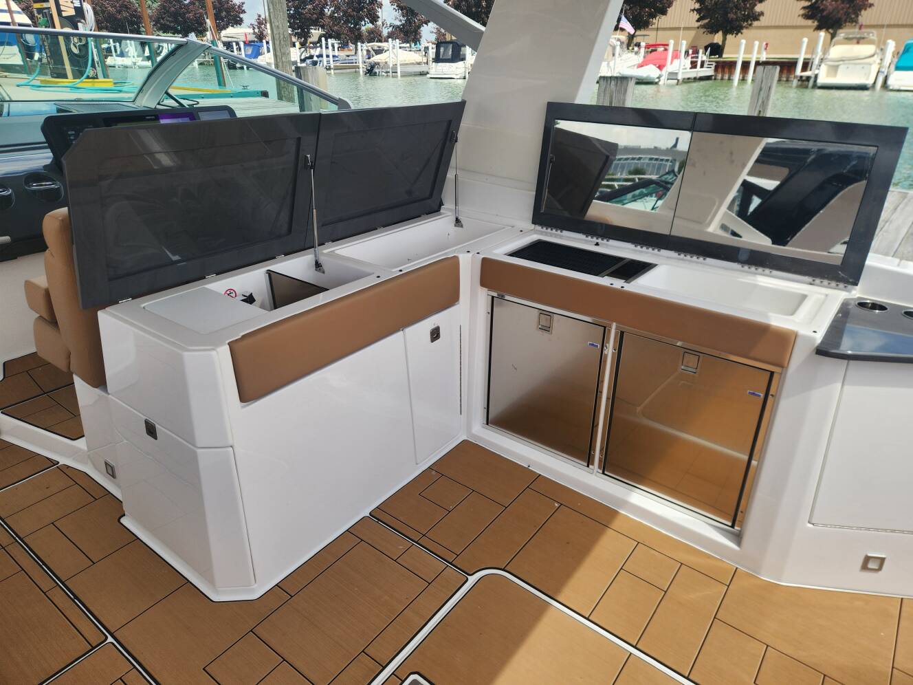 A photo of this 2024 Aviara AV40