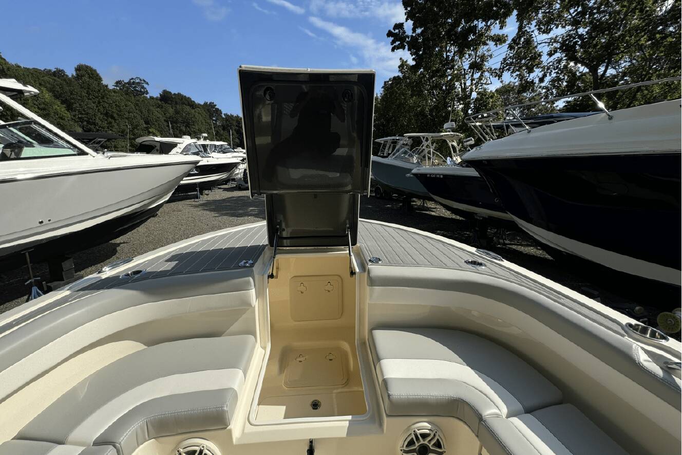 A photo of this 2025 Scout 281 XSS
