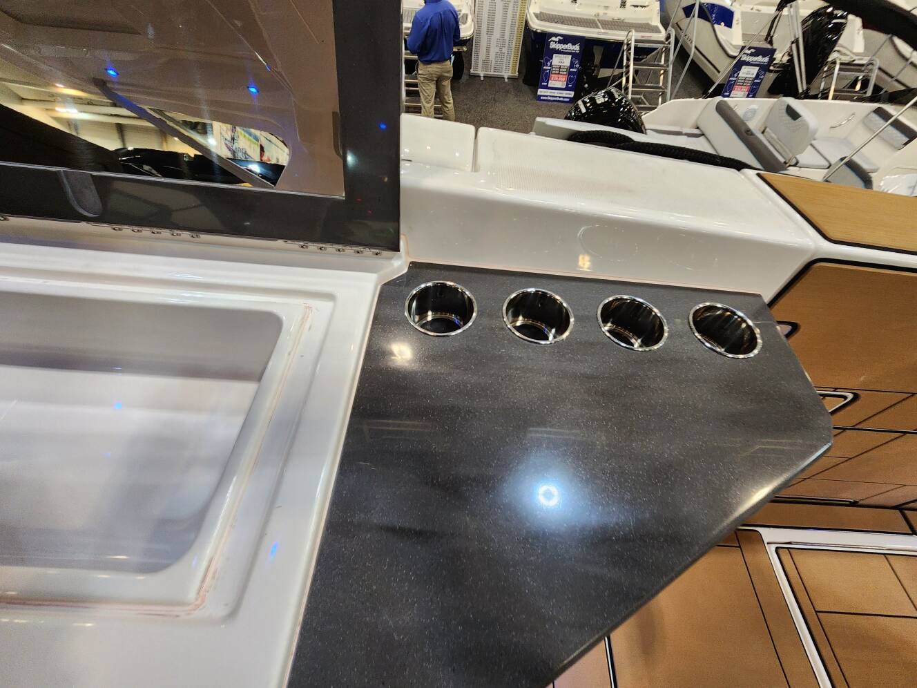A photo of this 2024 Aviara AV40