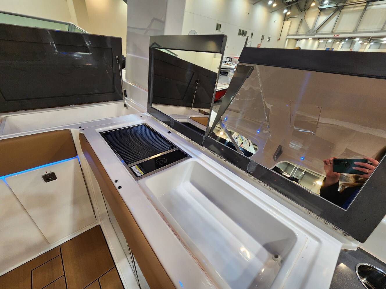 A photo of this 2024 Aviara AV40