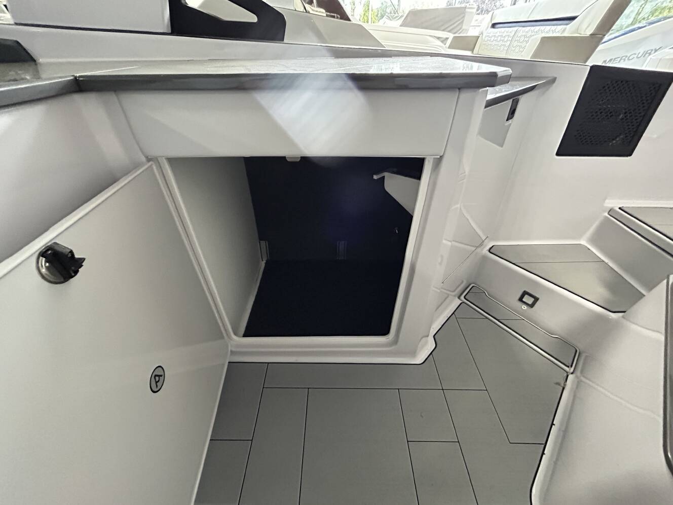 A photo of this 2024 Aviara AV32 Outboard