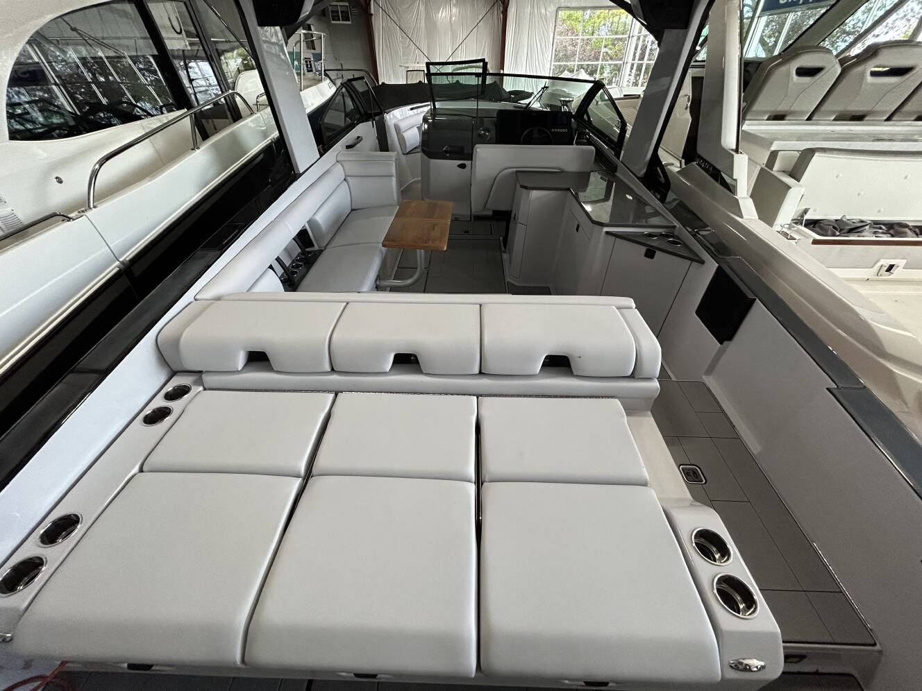 A photo of this 2024 Aviara AV32 Outboard
