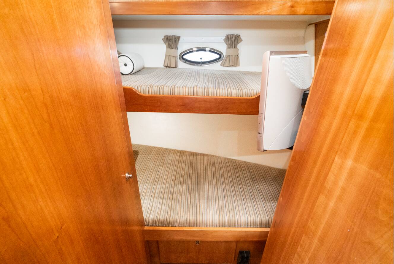 A photo of this 2006 Navigator 5100