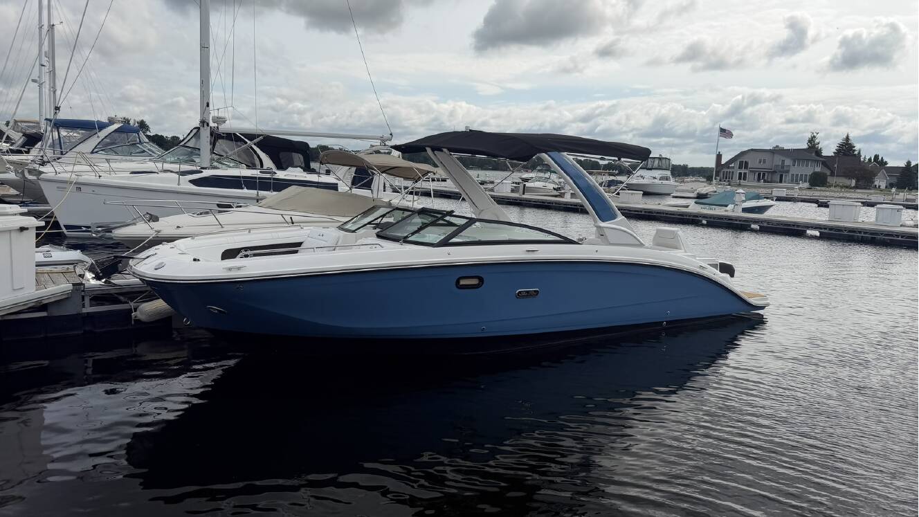 A photo of this 2026 Sea Ray SDX 290