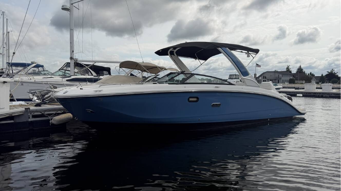 A photo of this 2026 Sea Ray SDX 290