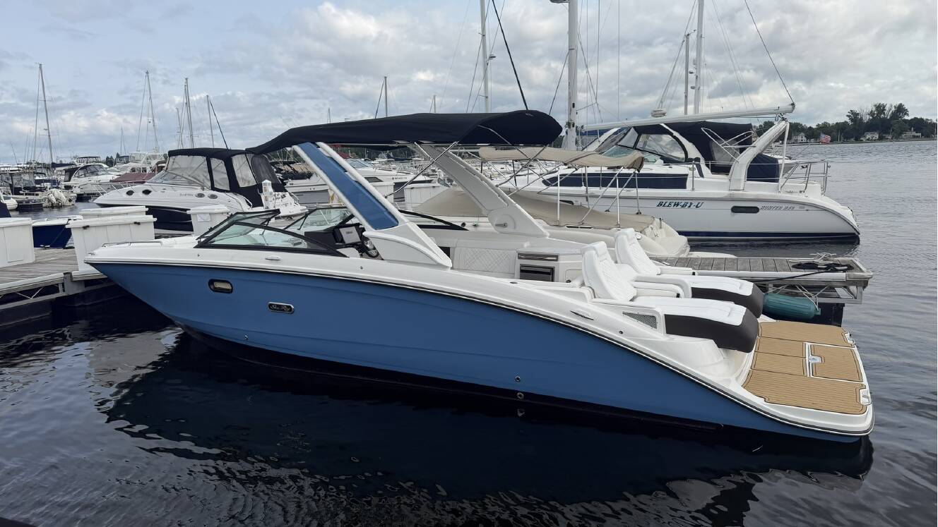 A photo of this 2026 Sea Ray SDX 290