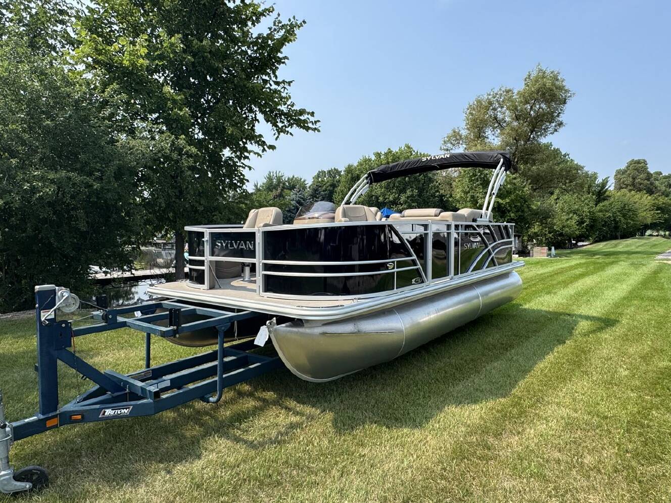 A photo of this 2025 Sylvan MIRAGE 8520