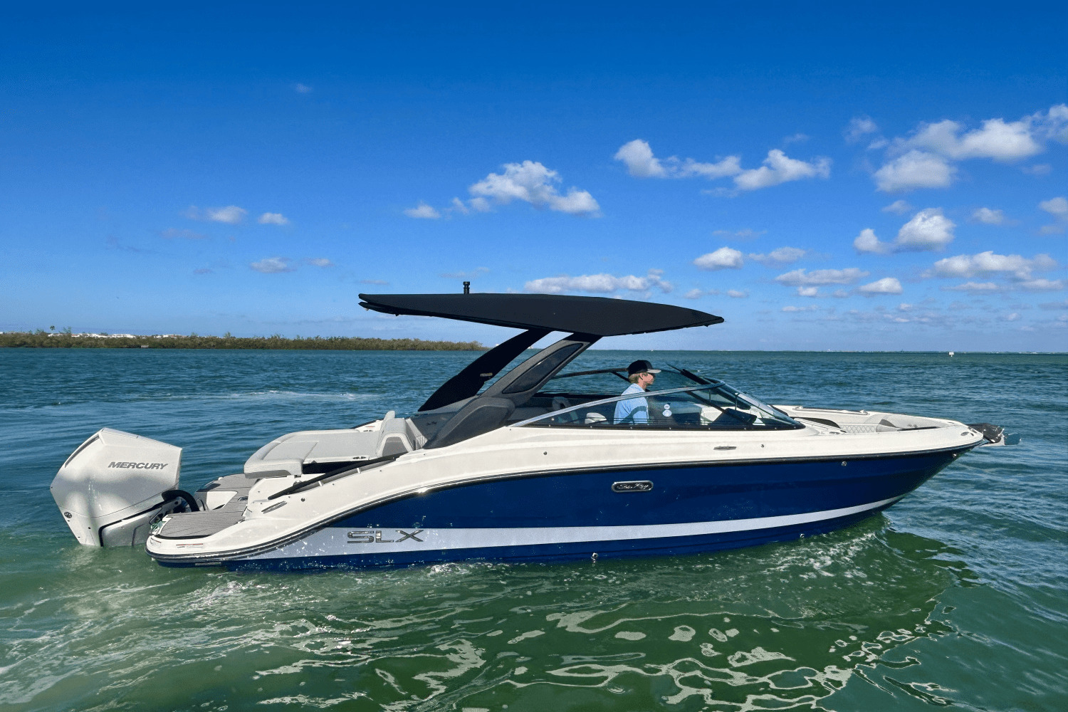 2025 Sea Ray SLX 260 Outboard W 230 in sarasota FL