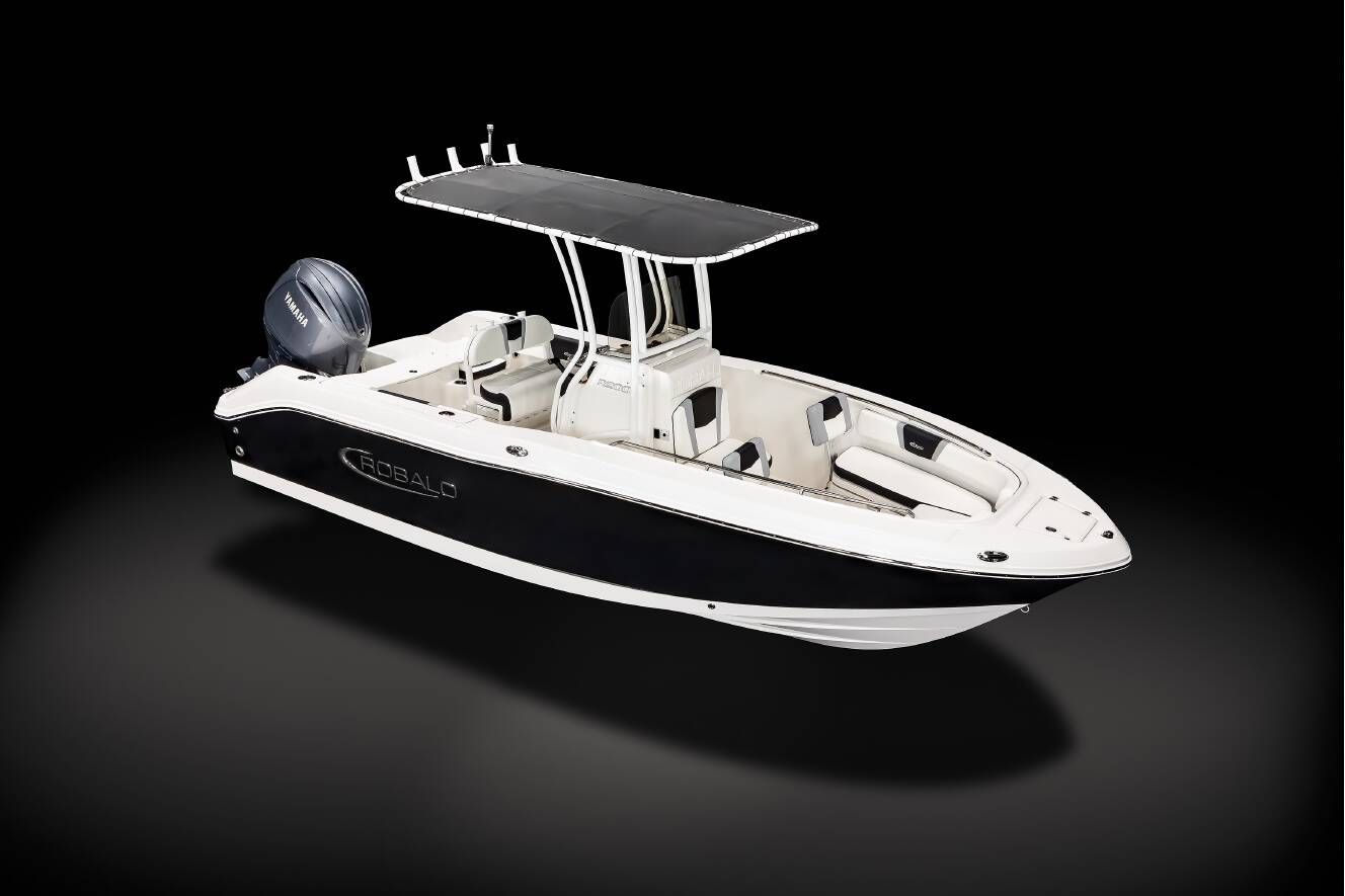 A photo of this 2026 Robalo R200
