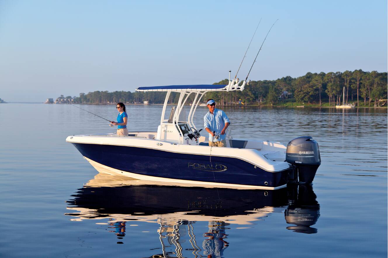 A photo of this 2026 Robalo R200