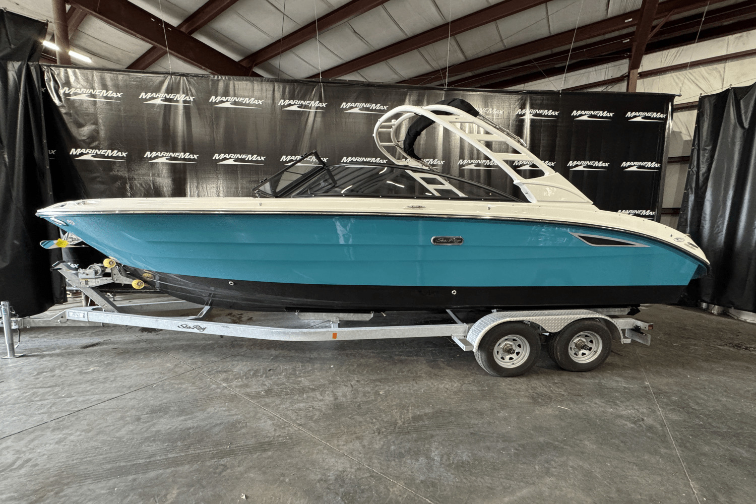 2025 Sea Ray SDX 270 in excelsior MN