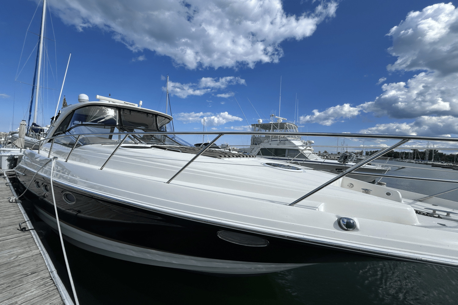2005 Regal COMMODORE 4260 in winthrop harbor IL