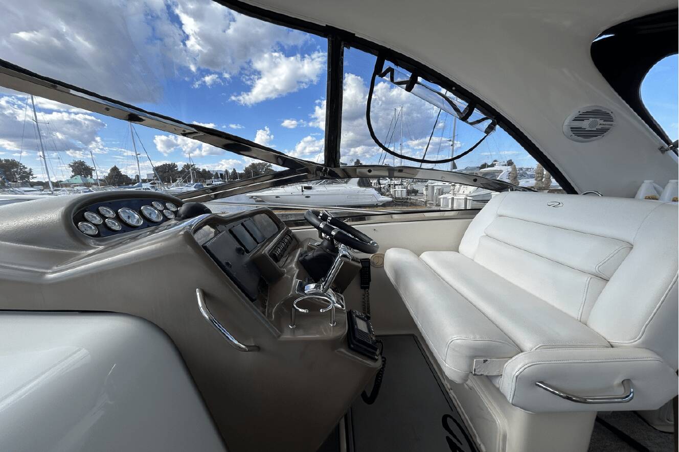 A photo of this 2005 Regal COMMODORE 4260