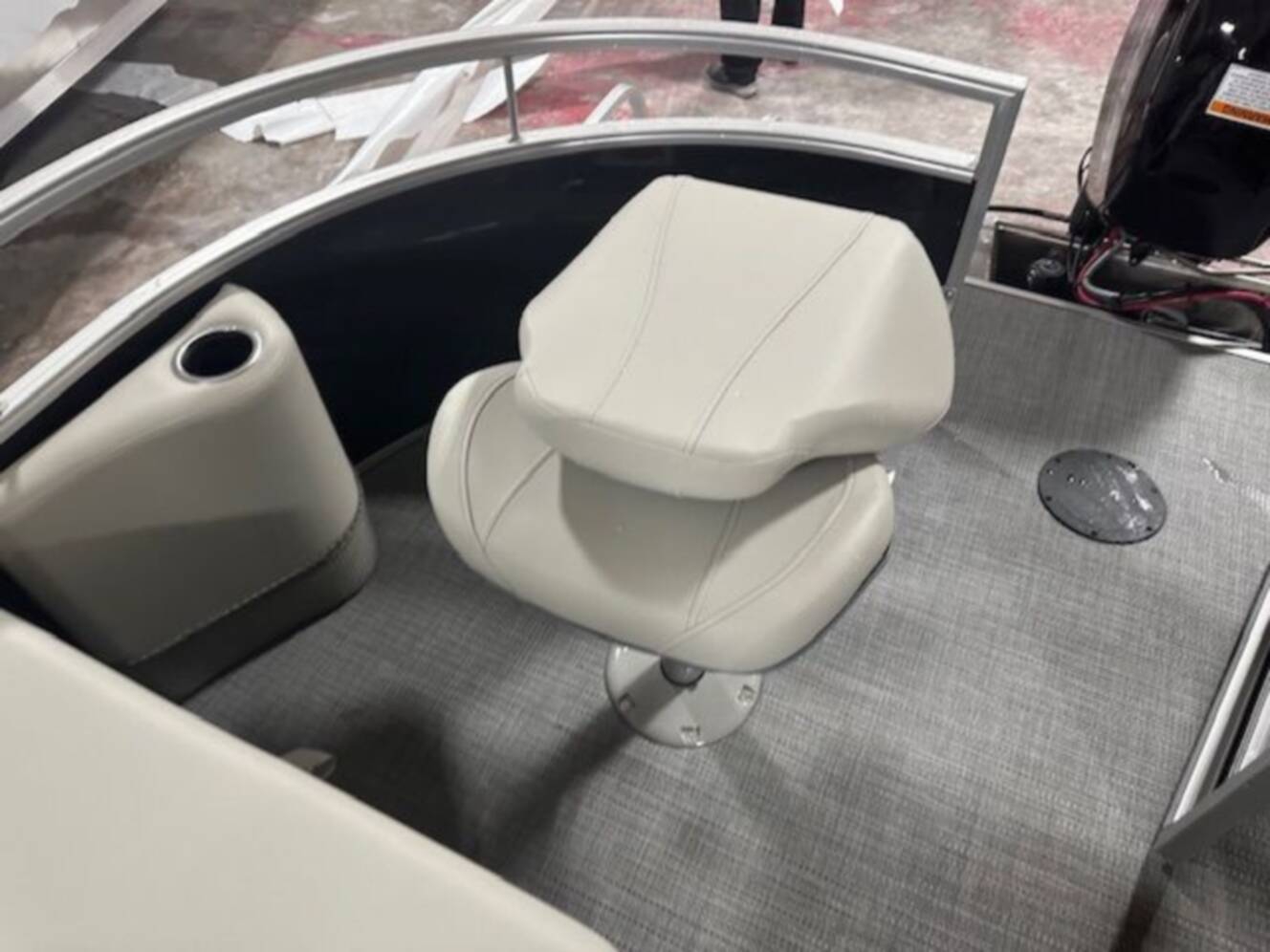 A photo of this 2025 Starcraft LX 20 F