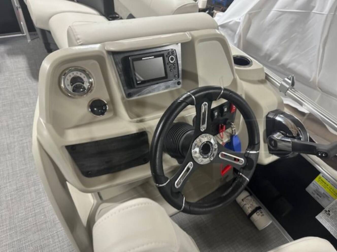 A photo of this 2025 Starcraft LX 20 F