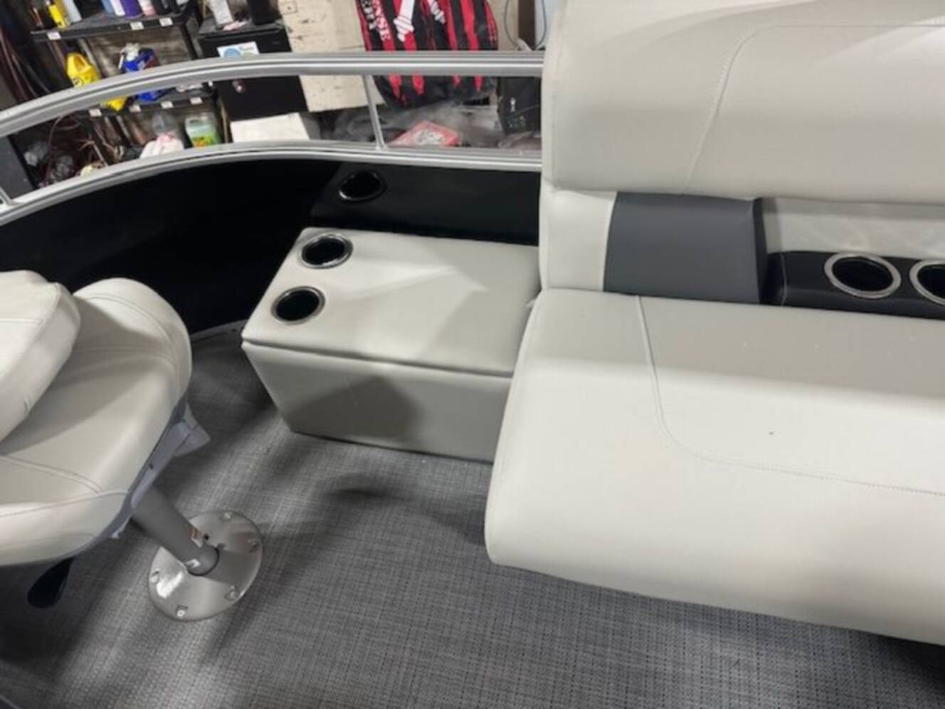 A photo of this 2025 Starcraft LX 20 F