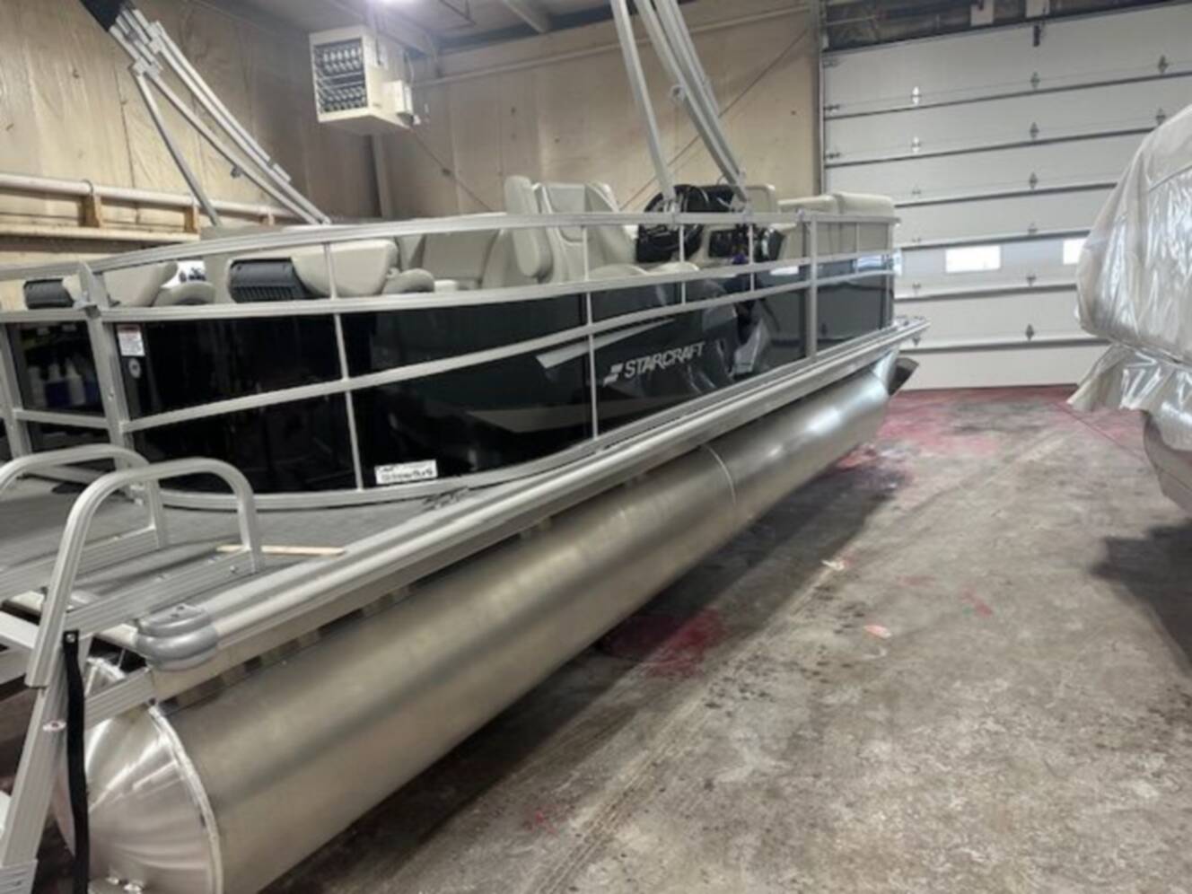 A photo of this 2025 Starcraft LX 20 F