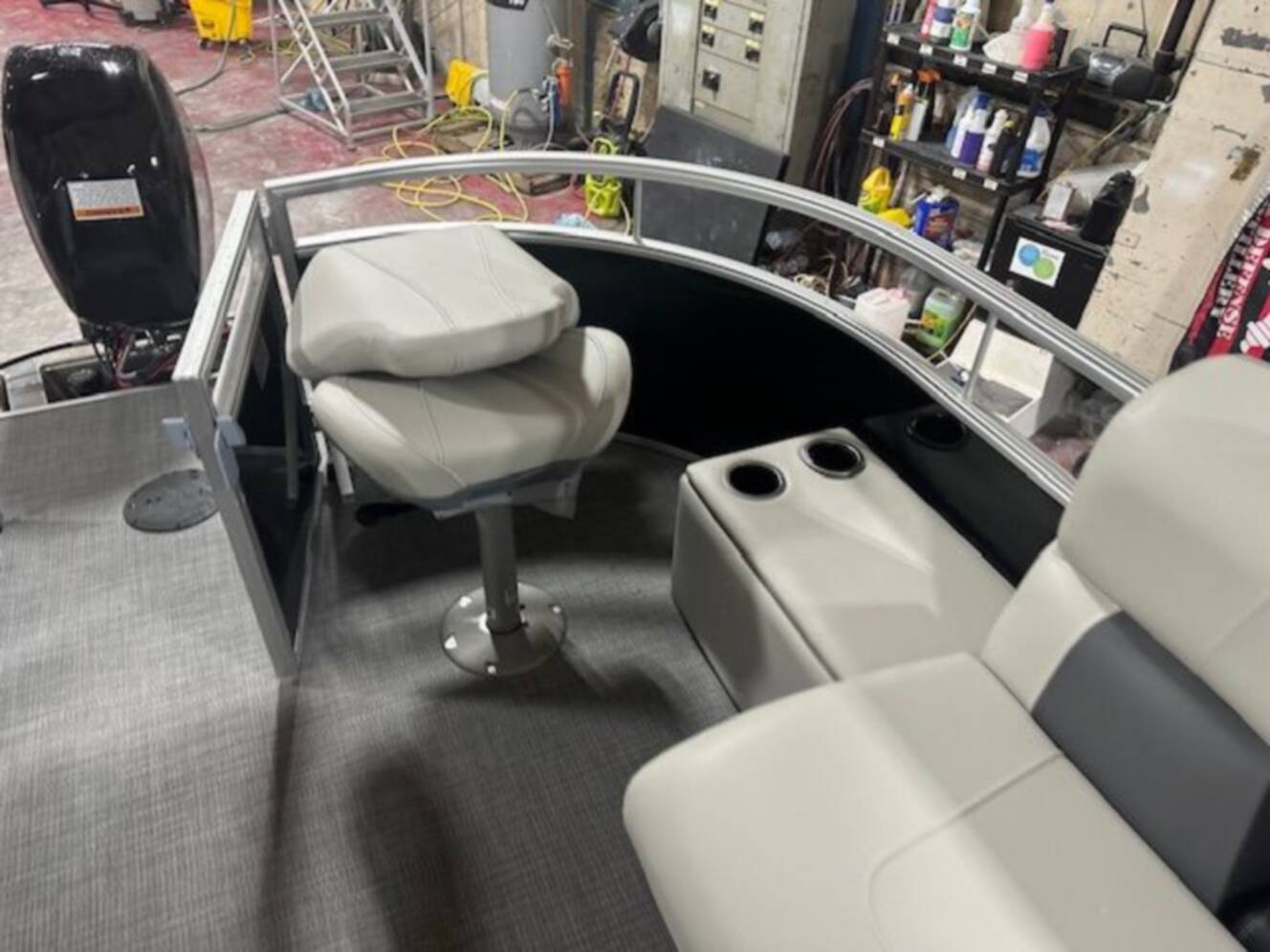 A photo of this 2025 Starcraft LX 20 F