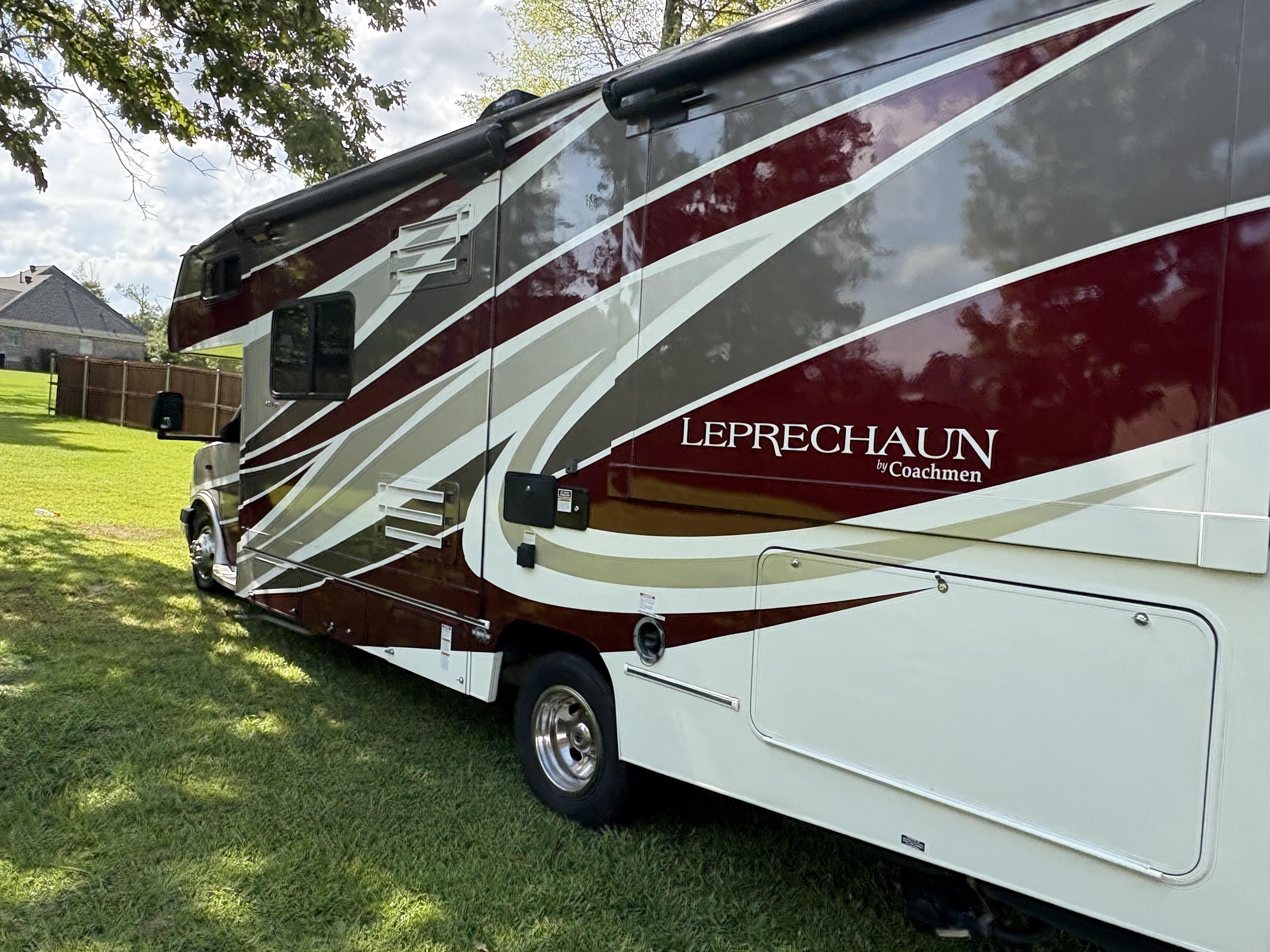 2021 Coachmen LEPRECHAUN 260DS in haughton LA