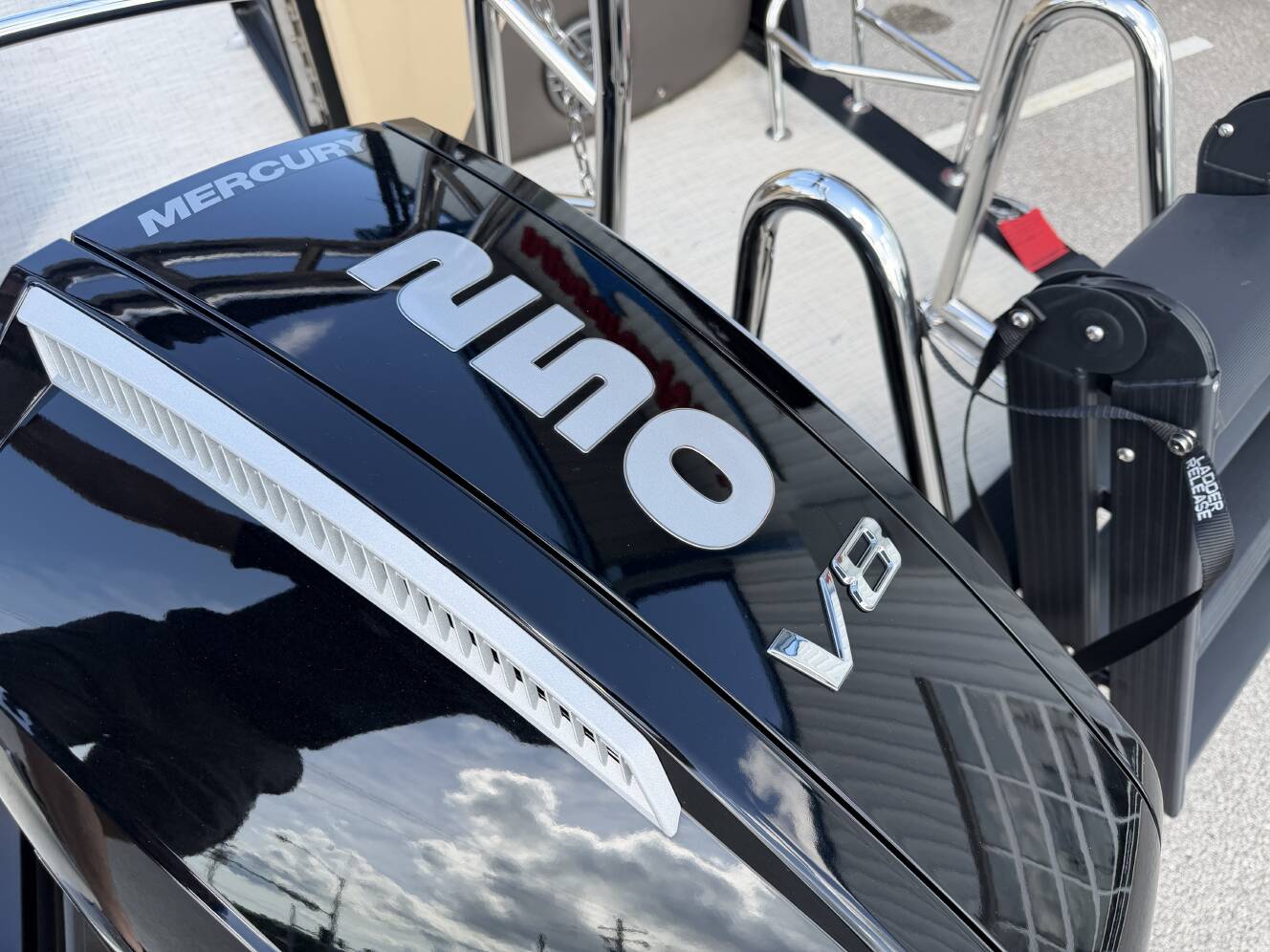 A photo of this 2025 Harris 230 Sunliner